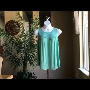 Women’s 2x plus size sleeveless top